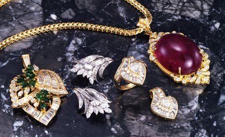 coral pendant in gold