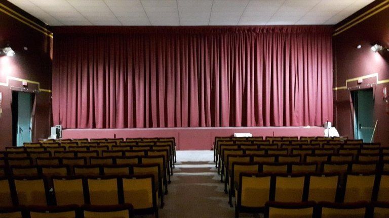 Tendoni per la sala di un cinema