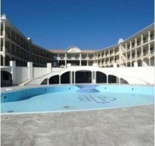 prospettiva palazzo con piscina