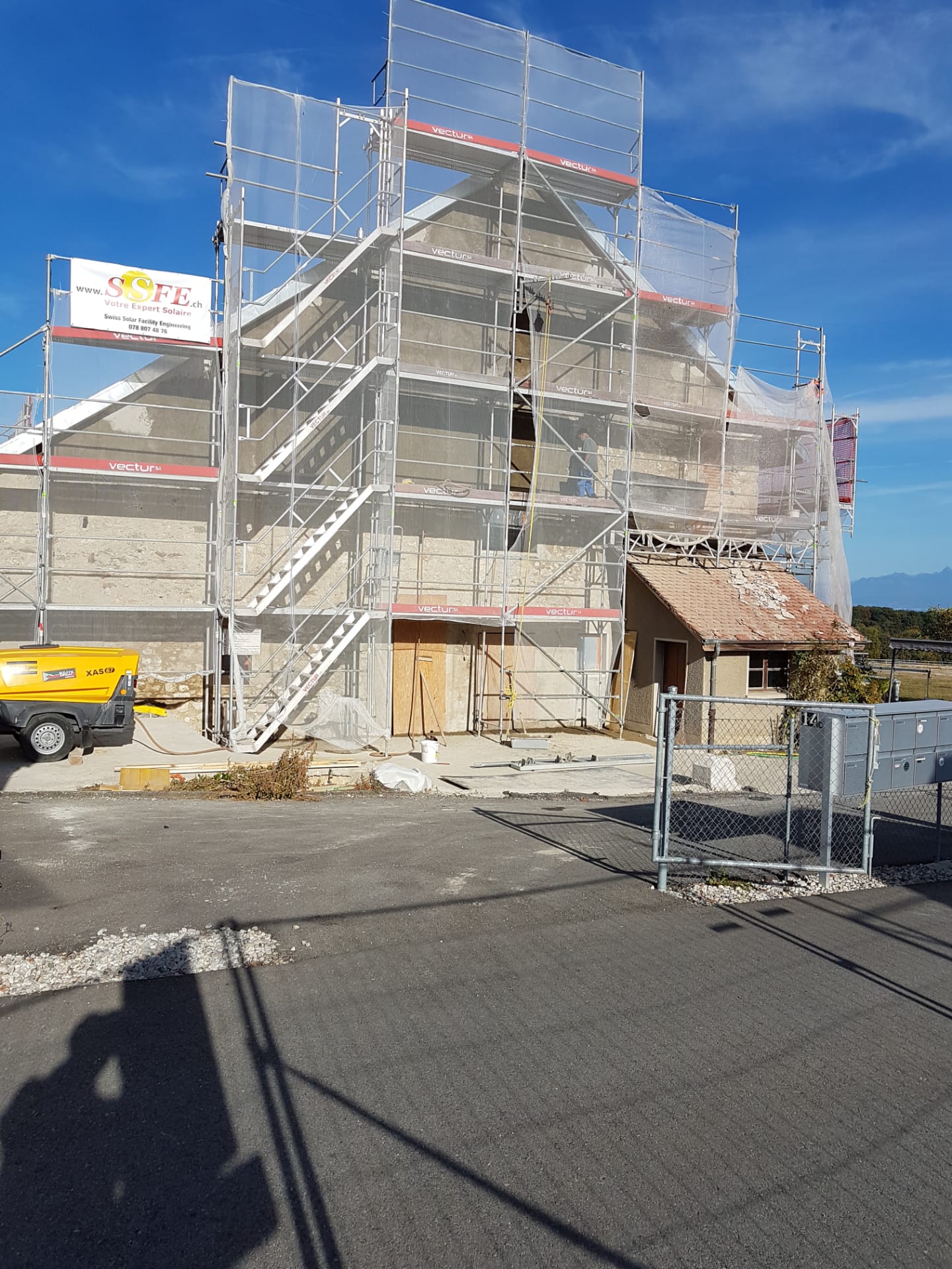 façade de maison en rénovation