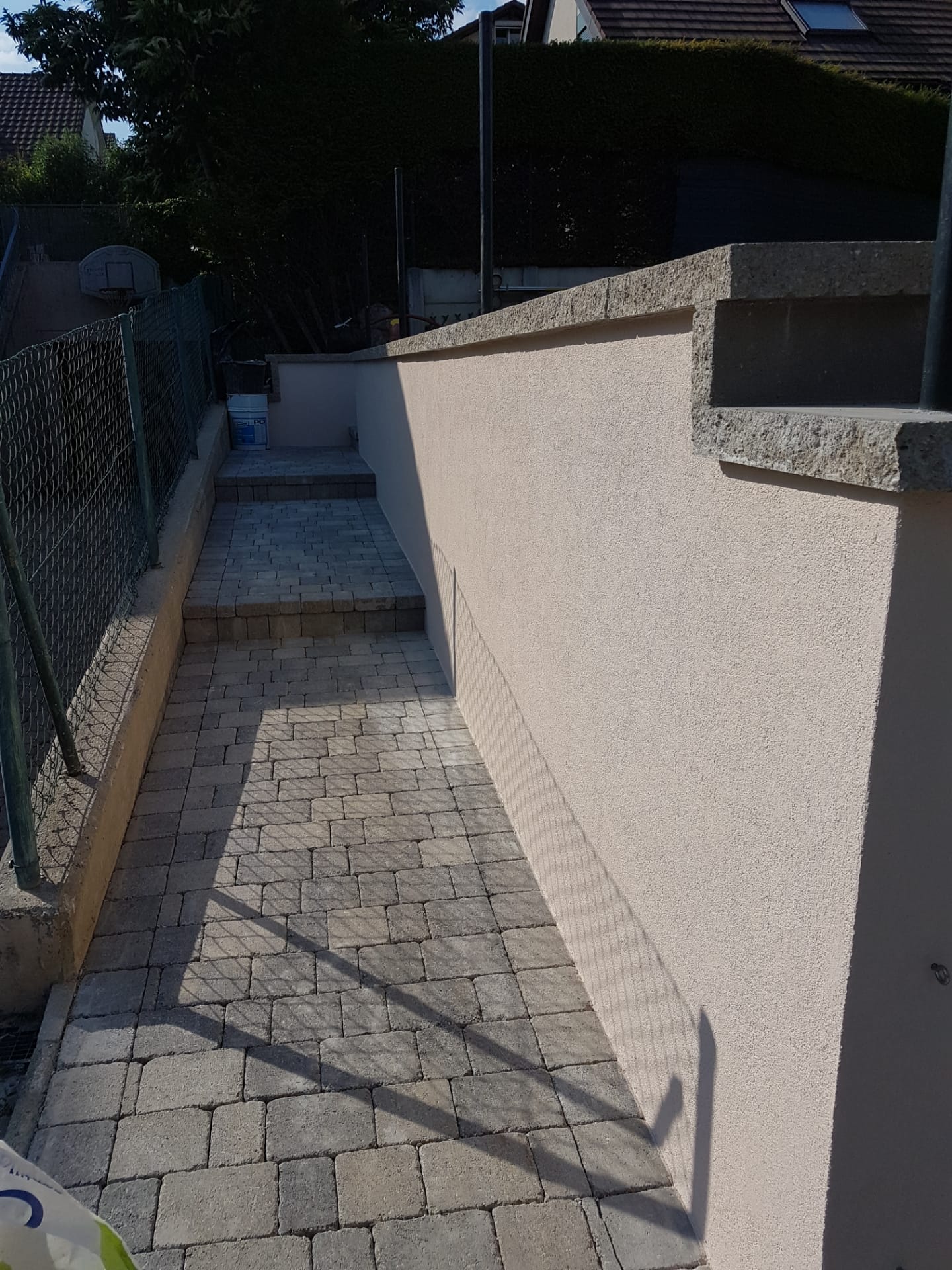 chemin et muret refaits