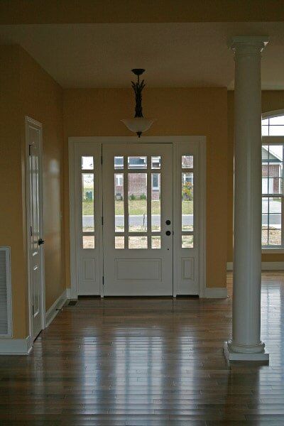 Storage Rental — Empty Living Room in Murray, KY