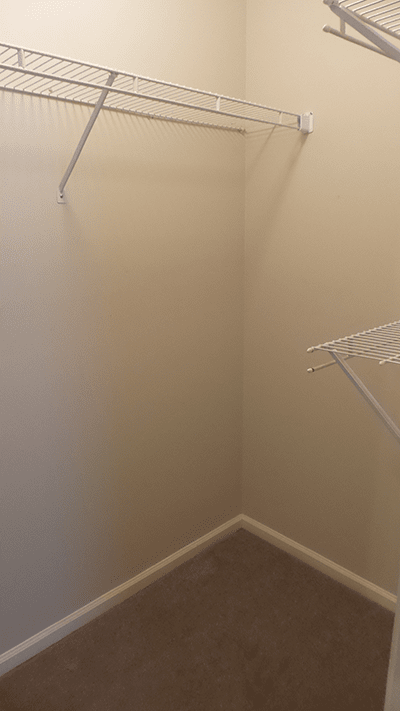 Space — Room with hanger in Murray, KY