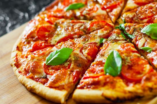 Pizza in forno a legna