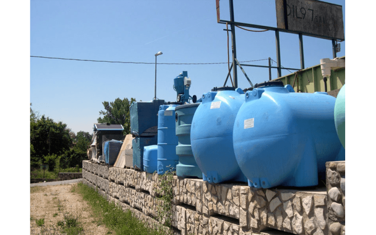 deposito negozio di edilizia