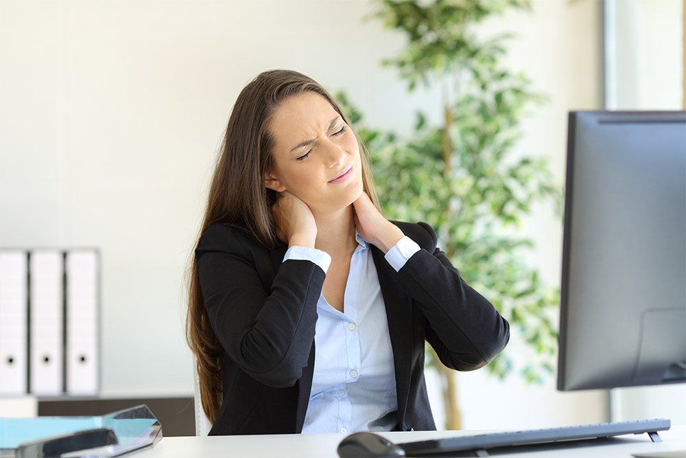 chiropractor-services-in-salina-ks-for-neck-pain