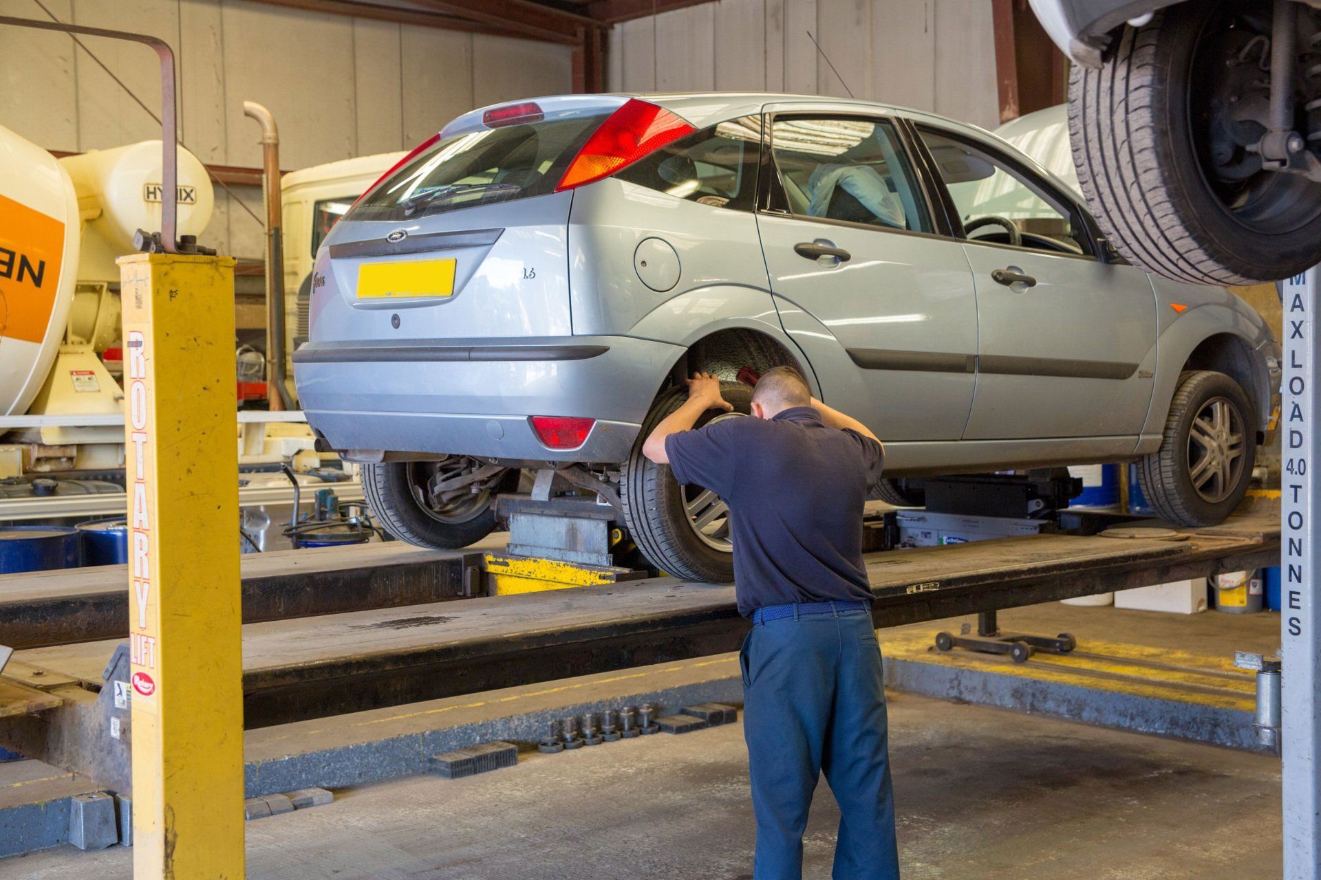 Car repairs and servicing