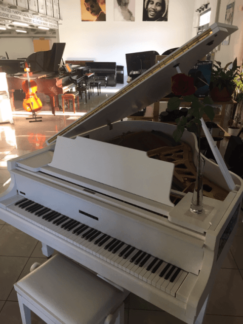 Pianoforte bianco