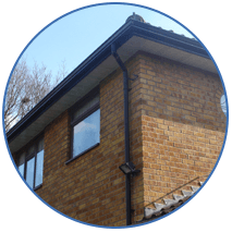 Aluminium gutter installation