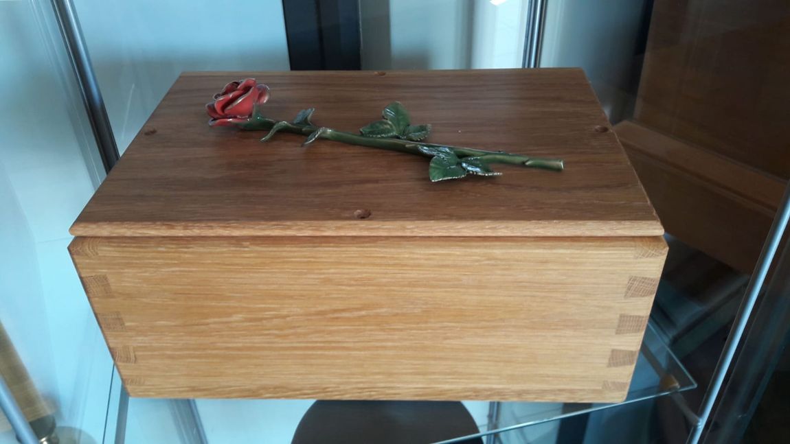 Urna in legno