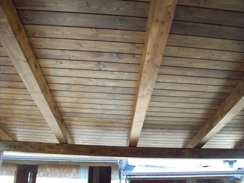 Interno tetto in legno