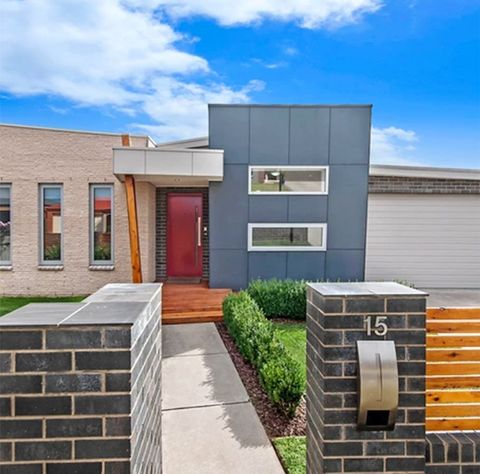 Front-elevation-of-a-new-modern-Australian-style-home