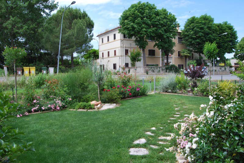 Vista di un giardino a Ostra Vetere