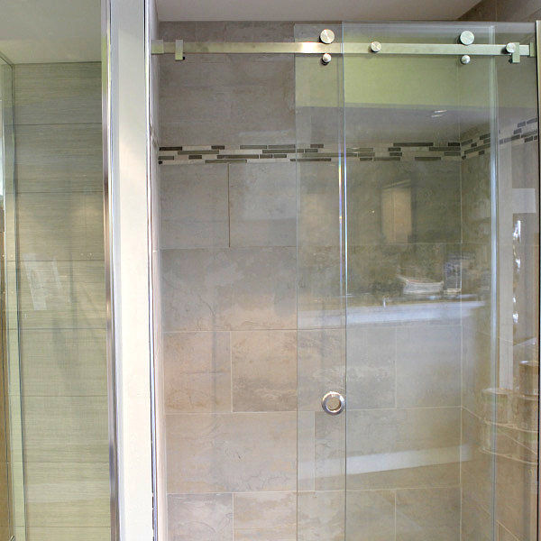 Bath chamber frameless glass shower door