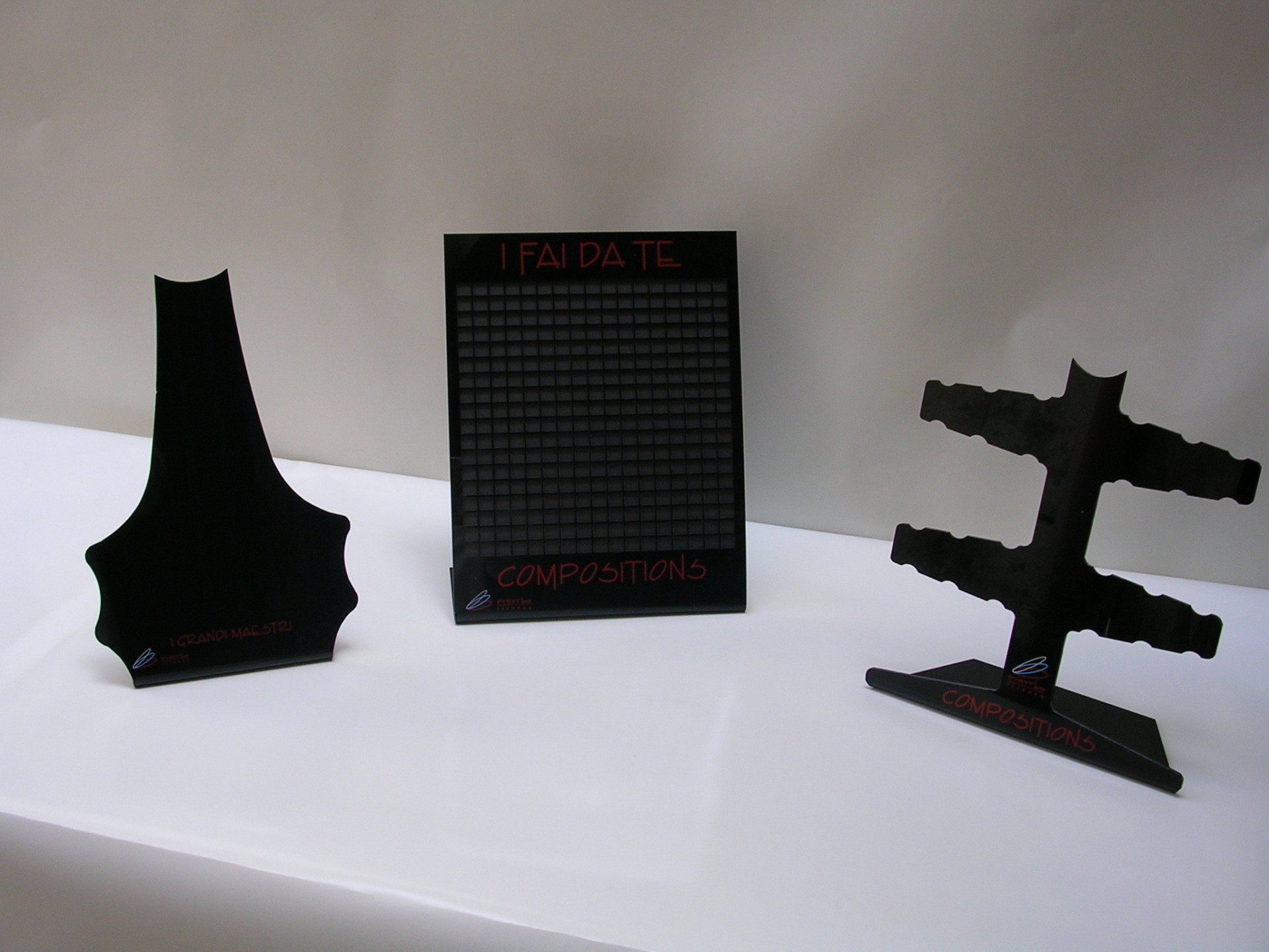 espositori in PVC nero
