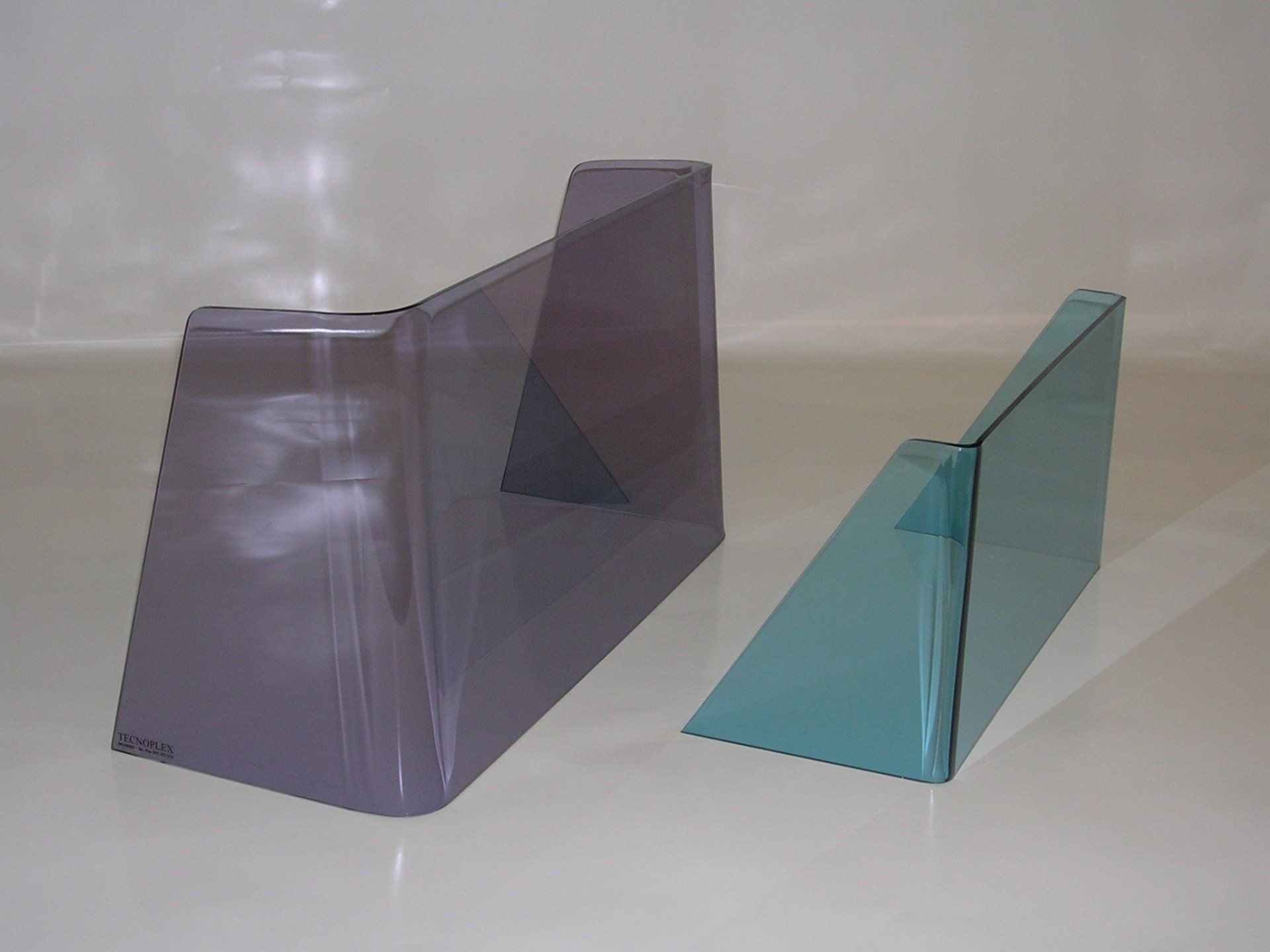 elementi colorati in plexiglass