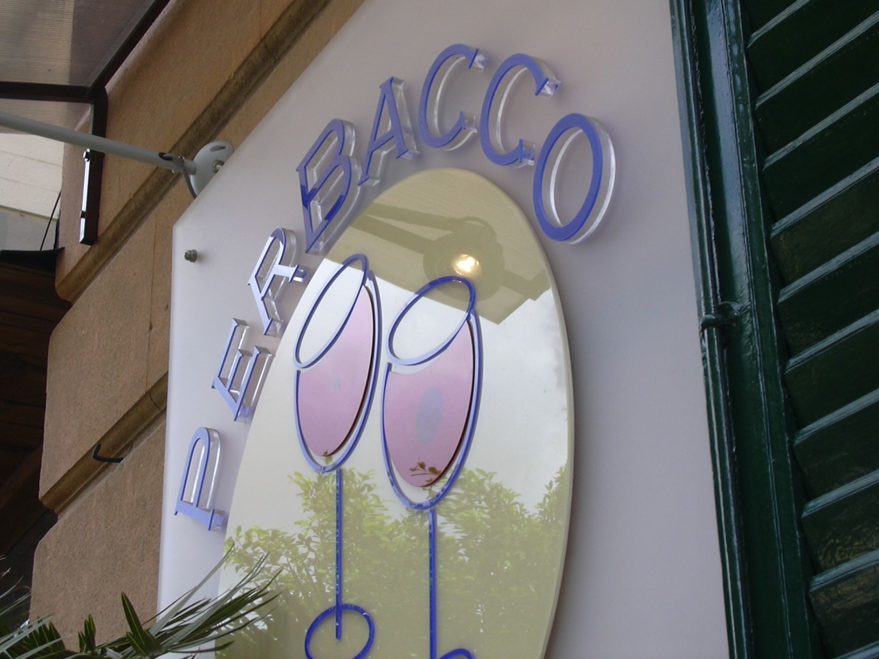 insegna in plexiglass per locale di ristorazione o bar