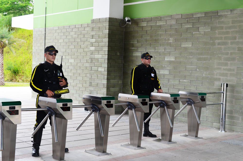 Servicios de seguridad privada en Colombia con vigilancia profesional, análisis de riesgos y tecnología avanzada de Sevicol