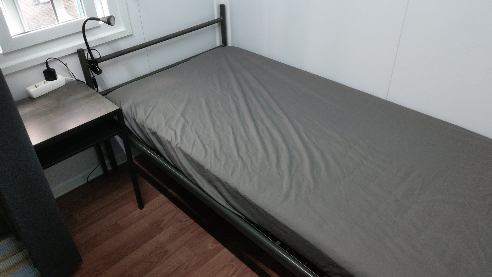 MotelBox - bed