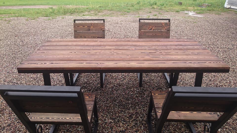 Lauko baldai
