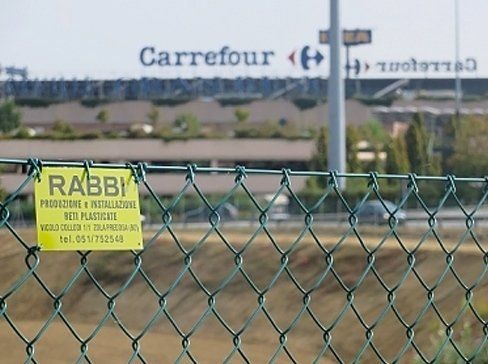 Recinzione per complesso commerciale