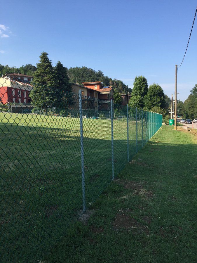Recinzione in metallo per complesso residenziale