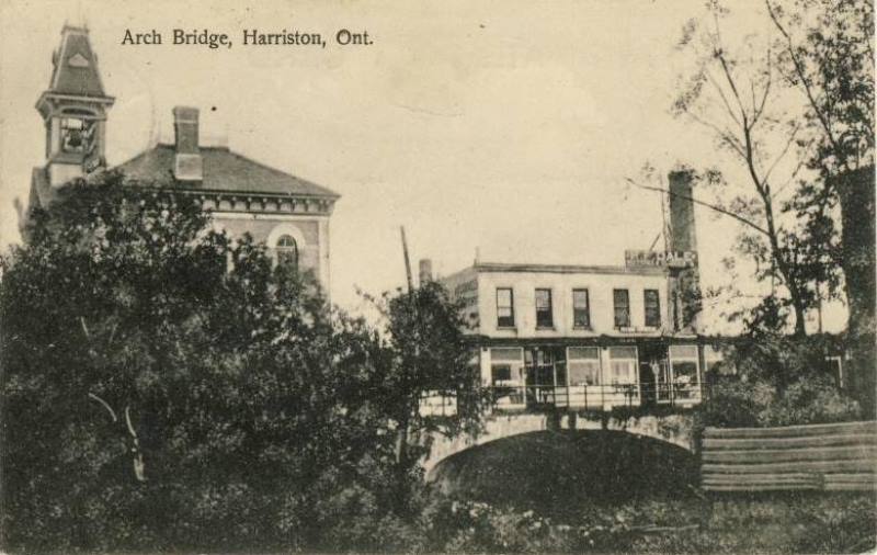 A black and white photo of the arch bridge in hamilton ont