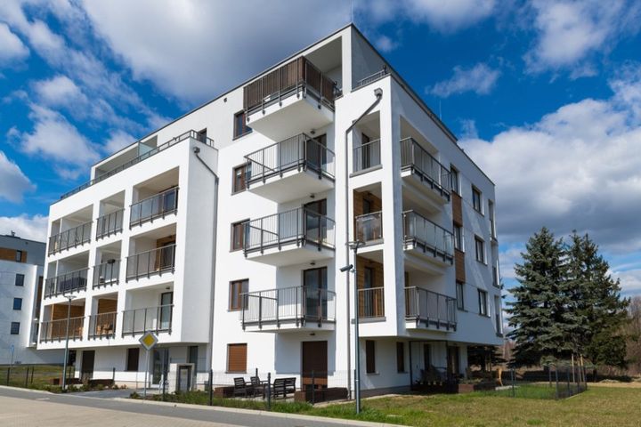 Condominio colore bianco