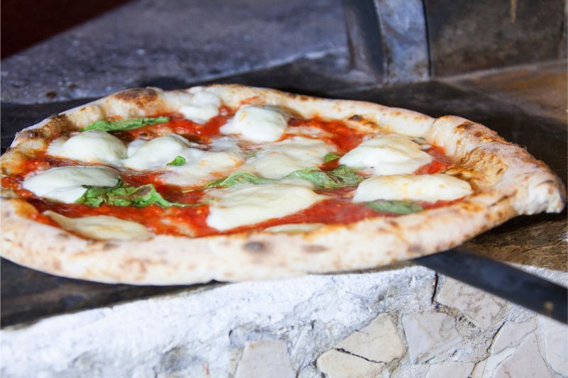 Pizza uscita dal forno