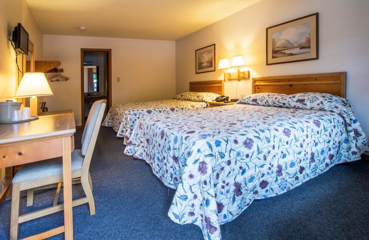 Room with 2 queen beds
