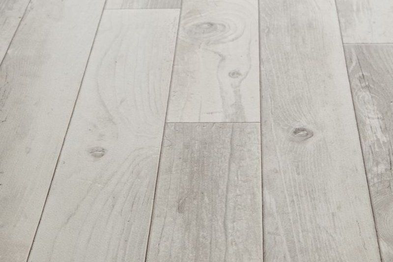 Pavimento in legno grezzo
