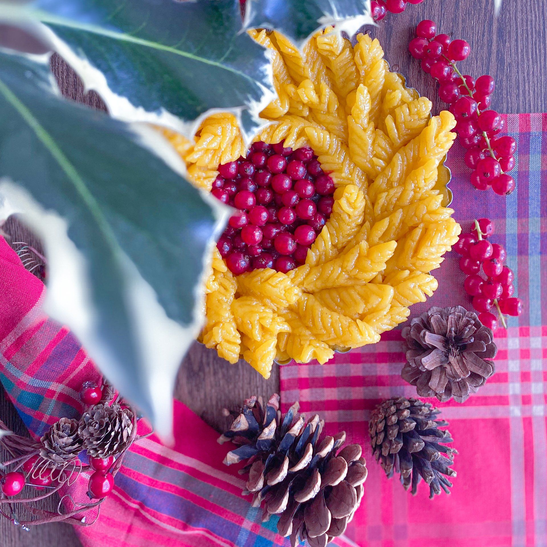crostata pigne tovaglia