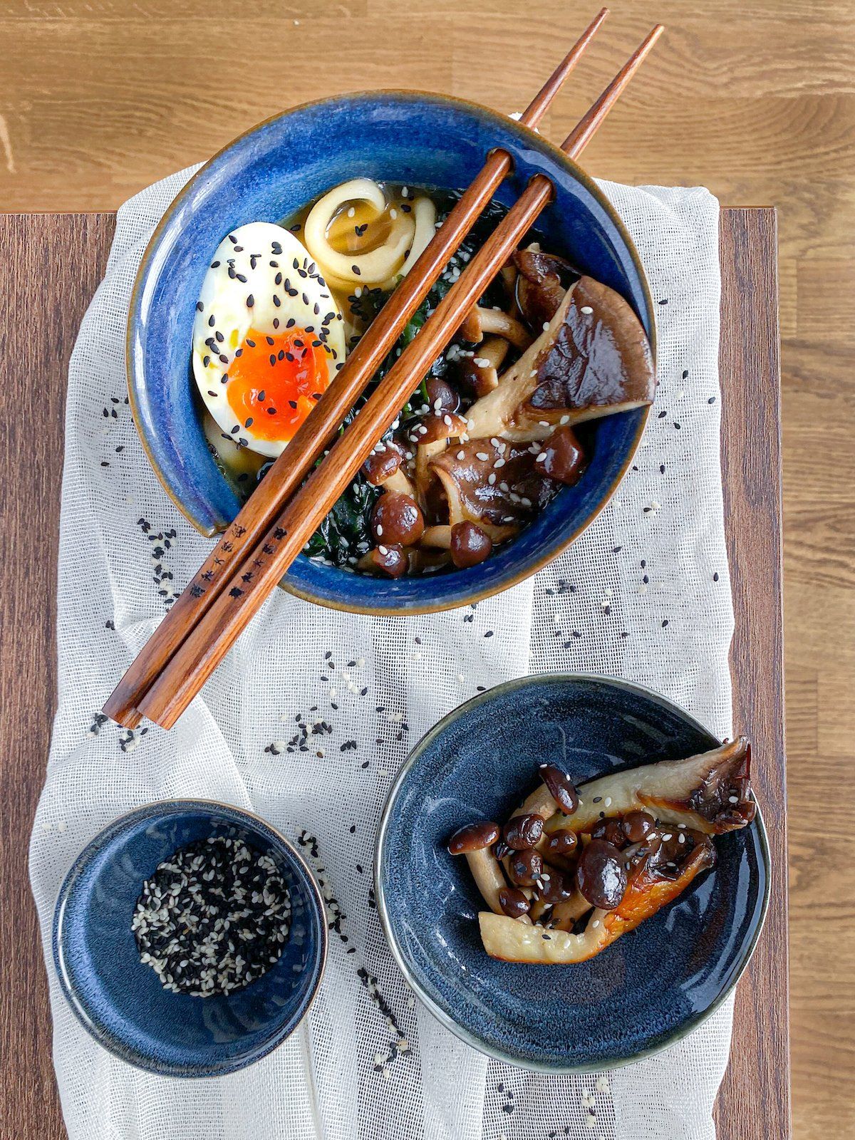 udon funghi uovo bacchette