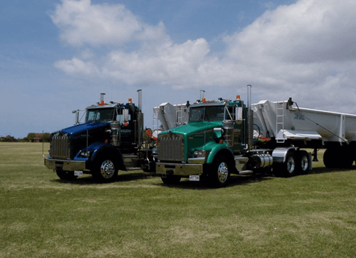 Semi truck hauling in progress in Kaneohe, HI