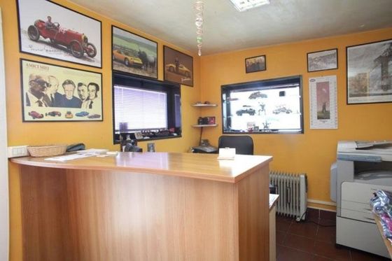 ufficio centro di autodemolizione