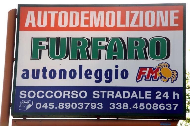 insegna autodemolizioni