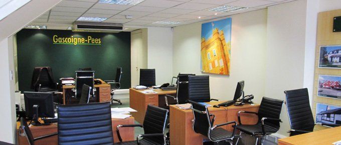 Air conditioning for comfort in the workplace. Call 01483 306 500 Full air conditioning for your business. Call 01483 306 500