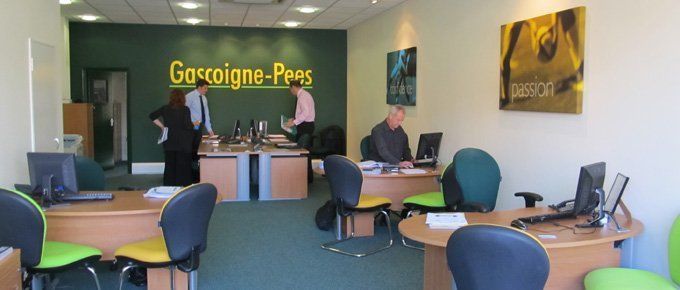 Office fit-out contractors in London, Surrey, Southampton - Marrick Commercial Interiors newly refurbished office in white