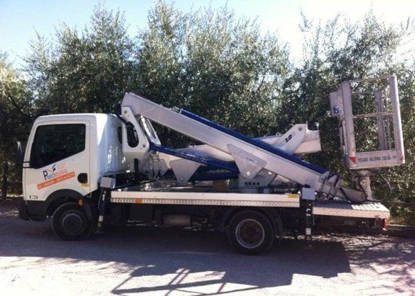 Piattaforma autocarrata