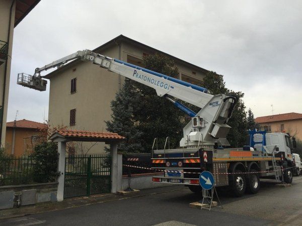 Edificio e piattaforma aerea 2