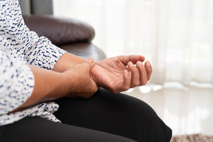 Hand Pain — Saginaw, MI — Barry, Ronald C MD