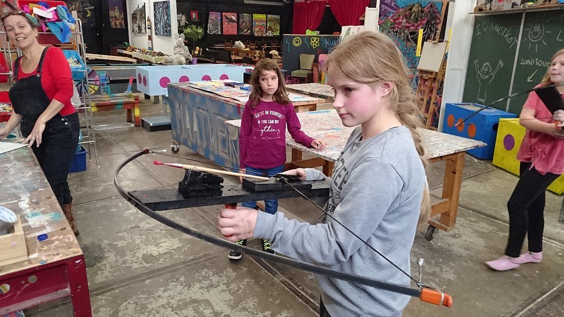 Kinderfeestjes, Creatieve workshops, bedrijfsuitjes, schoolreisjes, schoolreisje, tekenles, schilderles, tekencursus, graffiti spuiten, nerf schieten, bowlen, kinderspeelplaats, indoor, outdoor, attractiepark, speeltuin, pretpark, schildercursus, schilderscursus, voor kinderen, kinderuitje, voor volwassenen, het leukste dagje uit, voor het hele gezin, kinderfeestje, kinderfeestjes, verjaardagsfeestje, het leukste kinderfeestje, kinderpartijtje, Groningen, Veendam, Scheemda, Delfzijl, Haren, Leek, Roden, Drenthe, Friesland, Zuidlaren, Zuidbroek, Noordbroek, Winschoten, Hoogezand, Appingedam, Muntendam, Wildervank, Oude Pekela, Nieuwe Pekela, Slochteren, Coevorden, voor alle leeftijden, 4 jaar, 5 jaar, 6 jaar, 7 jaar, 8 jaar, 9 jaar, 10 jaar, 11 jaar, 12 jaar