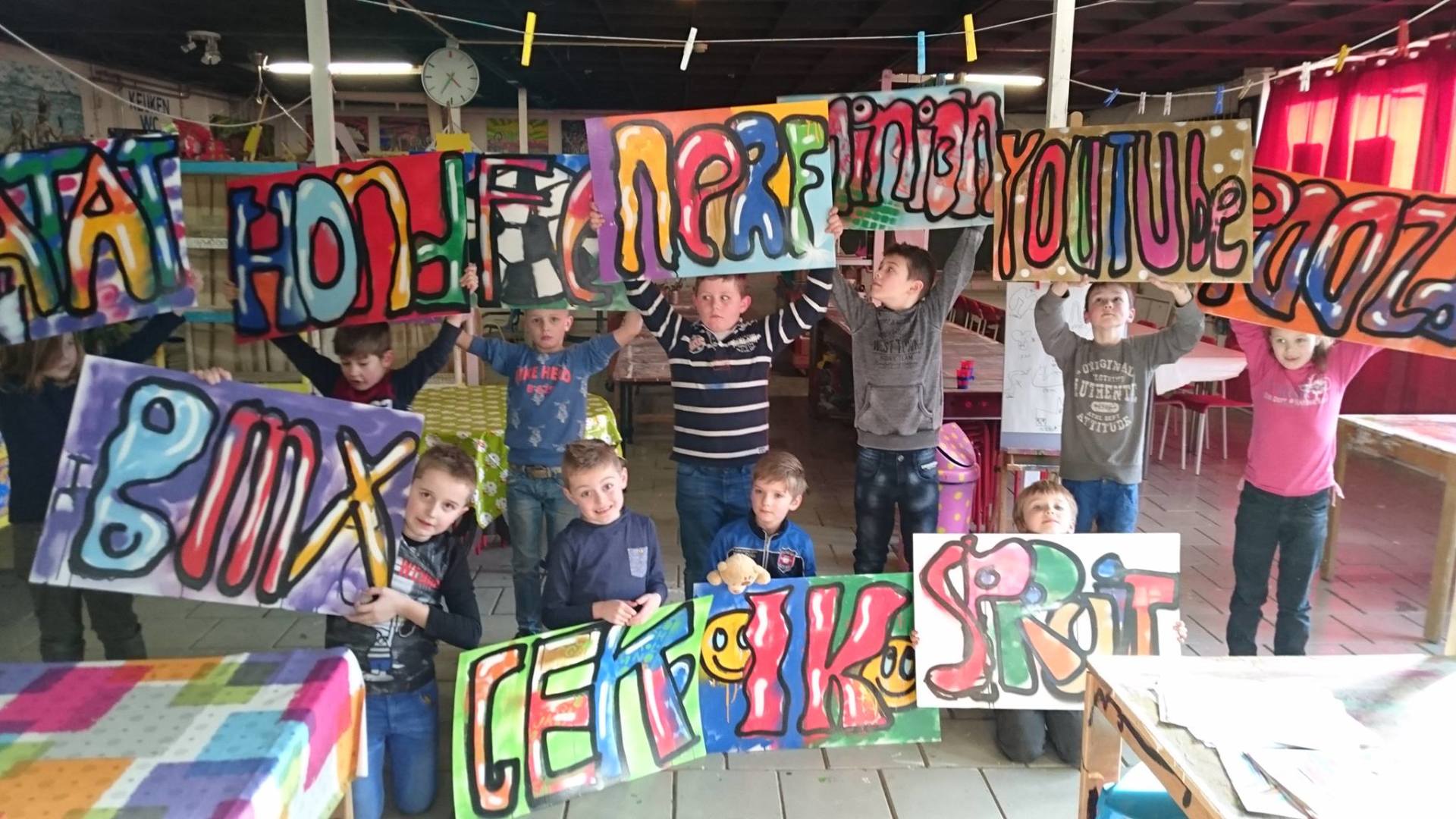 Kinderfeestjes, Creatieve workshops, bedrijfsuitjes, schoolreisjes, schoolreisje, tekenles, schilderles, tekencursus, graffiti spuiten, nerf schieten, bowlen, kinderspeelplaats, indoor, outdoor, attractiepark, speeltuin, pretpark, schildercursus, schilderscursus, voor kinderen, kinderuitje, voor volwassenen, het leukste dagje uit, voor het hele gezin, kinderfeestje, kinderfeestjes, verjaardagsfeestje, het leukste kinderfeestje, kinderpartijtje, Groningen, Veendam, Scheemda, Delfzijl, Haren, Leek, Roden, Drenthe, Friesland, Zuidlaren, Zuidbroek, Noordbroek, Winschoten, Hoogezand, Appingedam, Muntendam, Wildervank, Oude Pekela, Nieuwe Pekela, Slochteren, Coevorden, voor alle leeftijden, 4 jaar, 5 jaar, 6 jaar, 7 jaar, 8 jaar, 9 jaar, 10 jaar, 11 jaar, 12 jaar