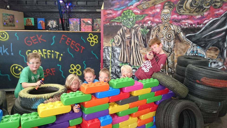 Kinderfeestjes, Creatieve workshops, bedrijfsuitjes, schoolreisjes, schoolreisje, tekenles, schilderles, tekencursus, graffiti spuiten, nerf schieten, bowlen, kinderspeelplaats, indoor, outdoor, attractiepark, speeltuin, pretpark, schildercursus, schilderscursus, voor kinderen, kinderuitje, voor volwassenen, het leukste dagje uit, voor het hele gezin, kinderfeestje, kinderfeestjes, verjaardagsfeestje, het leukste kinderfeestje, kinderpartijtje, Groningen, Veendam, Scheemda, Delfzijl, Haren, Leek, Roden, Drenthe, Friesland, Zuidlaren, Zuidbroek, Noordbroek, Winschoten, Hoogezand, Appingedam, Muntendam, Wildervank, Oude Pekela, Nieuwe Pekela, Slochteren, Coevorden, voor alle leeftijden, 4 jaar, 5 jaar, 6 jaar, 7 jaar, 8 jaar, 9 jaar, 10 jaar, 11 jaar, 12 jaar