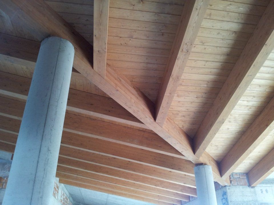 Dettaglio soffitto in legno