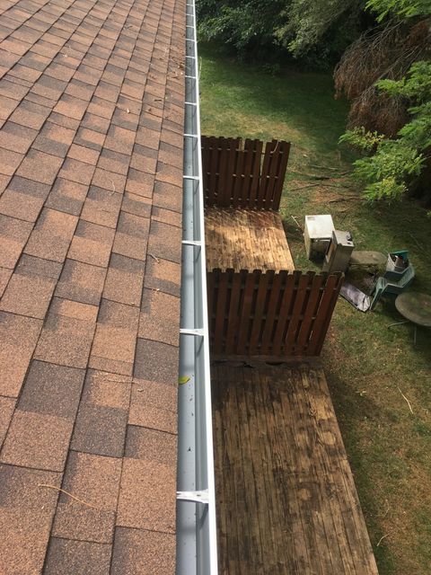 Power washing houses