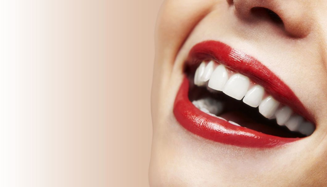 bocca con rossetto rosso