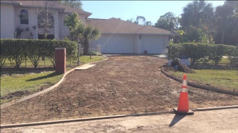 set up concrete in Concrete Driveways Fort Myers, FL