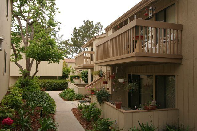 footprints on the bay apartments