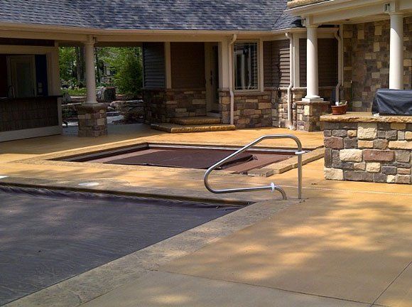 Pool cover - pool services Churubusco, IN